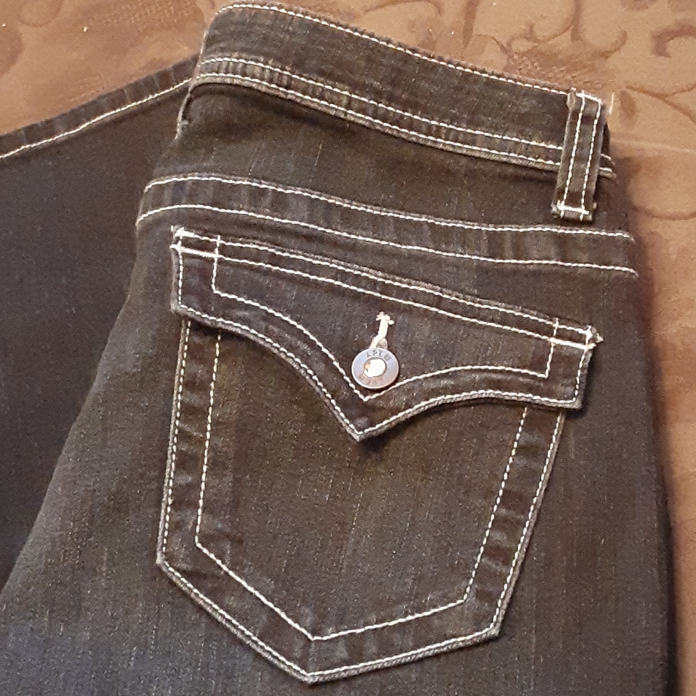 Jeans - Picture 2 of 7